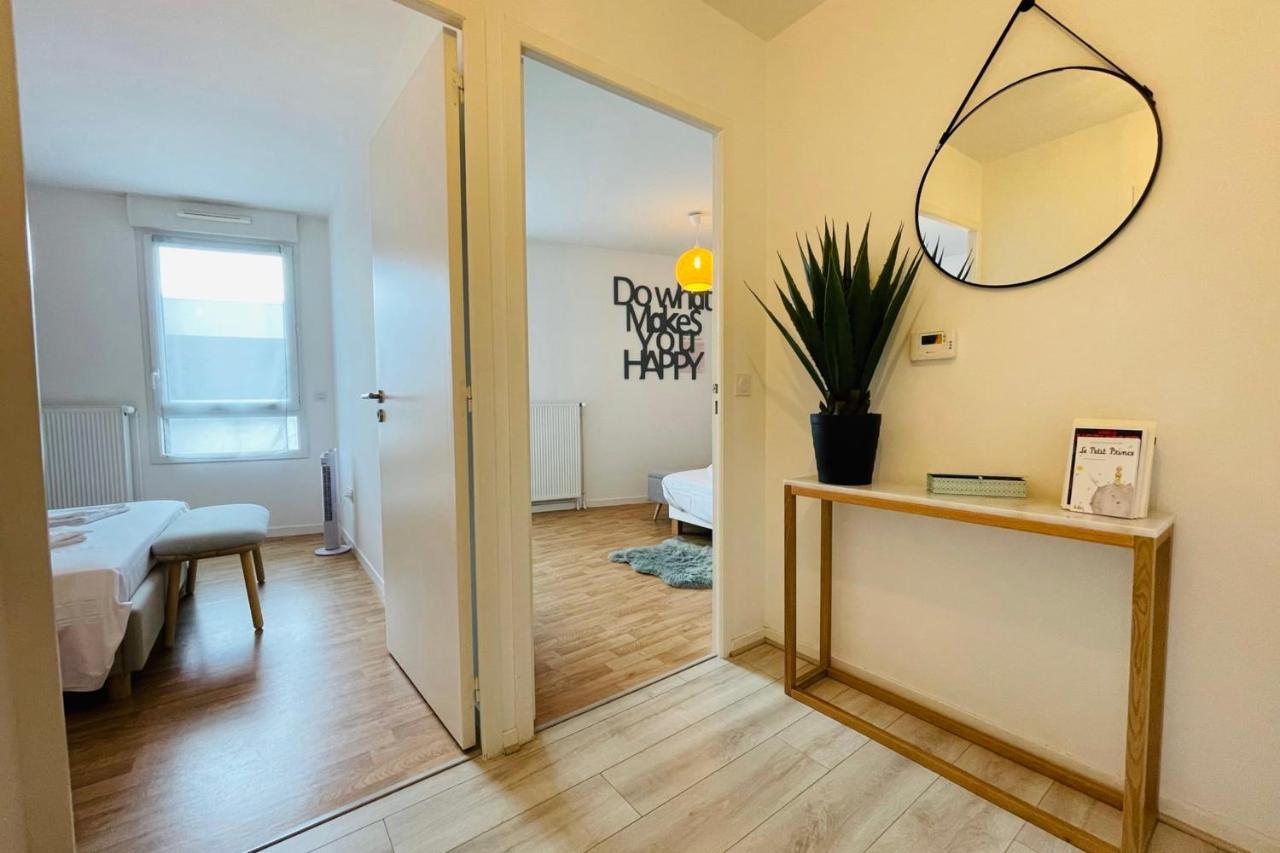 Bright Apartment In A New Building With Garage Tours Exterior photo
