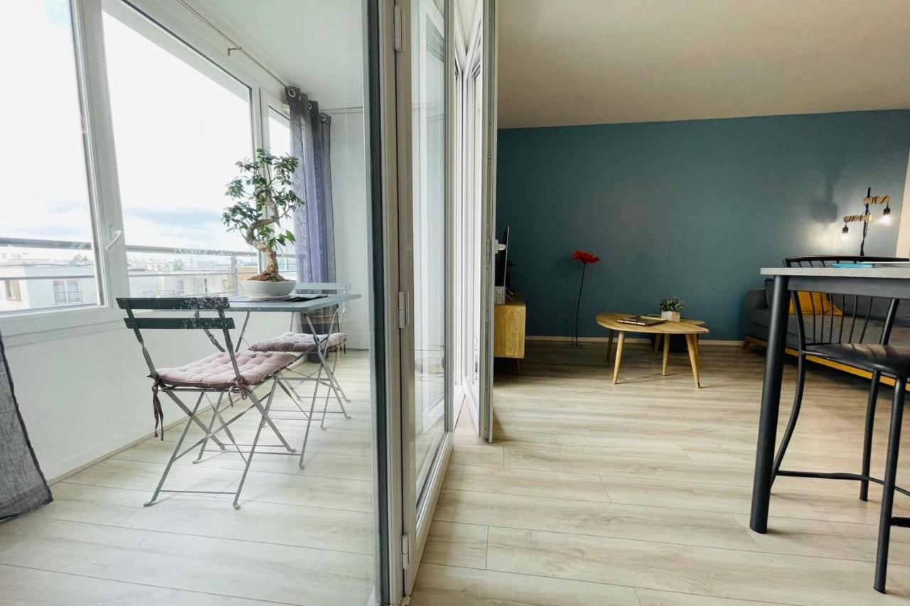 Bright Apartment In A New Building With Garage Tours Exterior photo