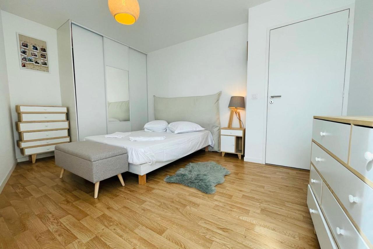 Bright Apartment In A New Building With Garage Tours Exterior photo
