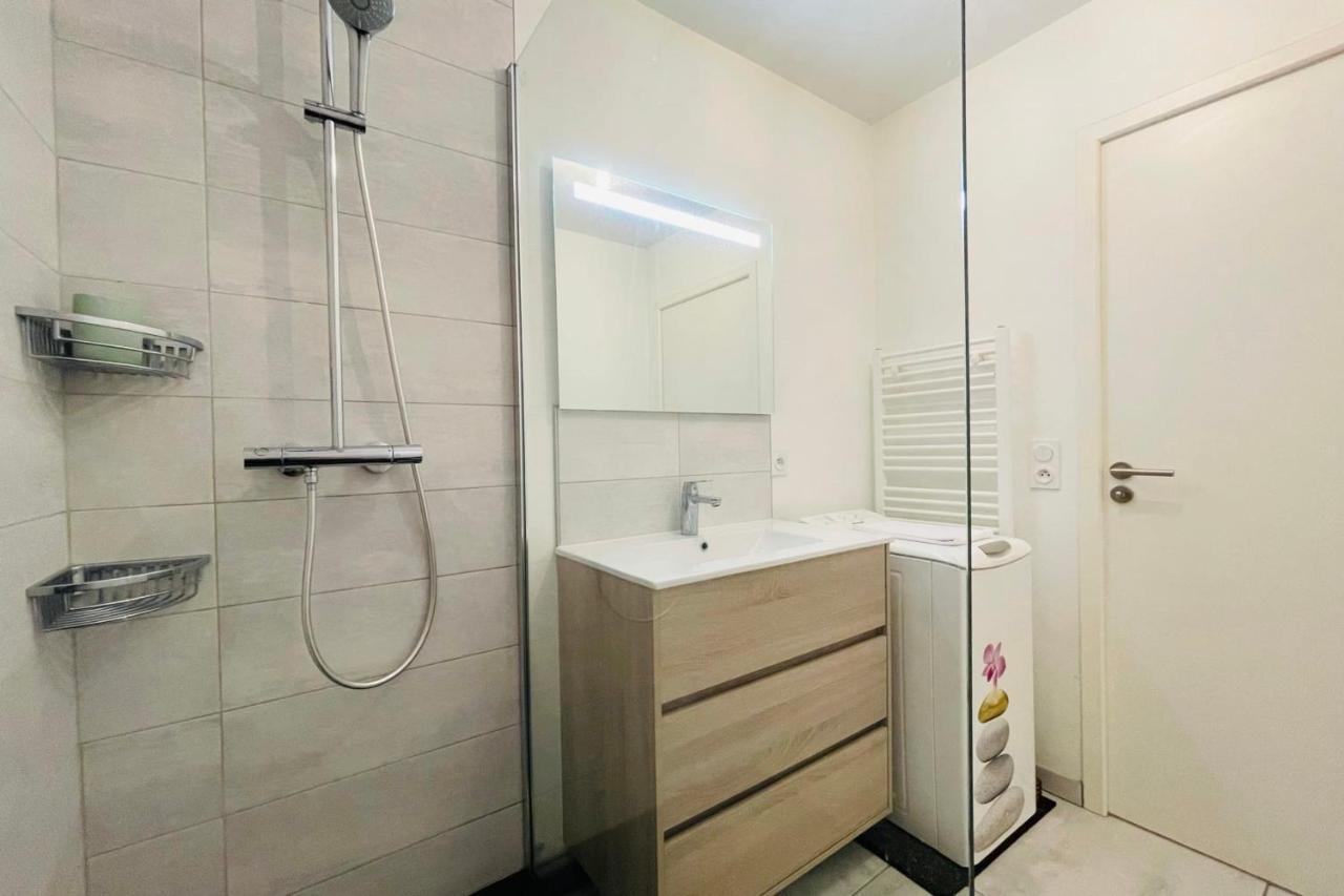 Bright Apartment In A New Building With Garage Tours Exterior photo